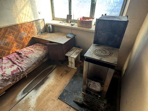 комерційна за адресою Шкільна вул., 1