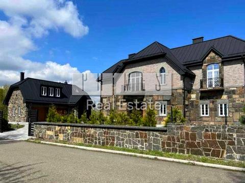 будинок за адресою Набережна вул.