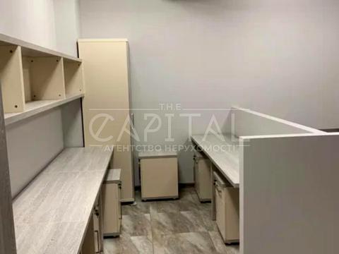 комерційна за адресою Митрополита Василя Липківського вул. (Урицького), 37-Б