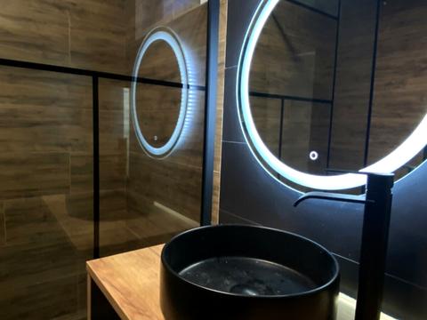 будинок за адресою Леоніда Каденюка