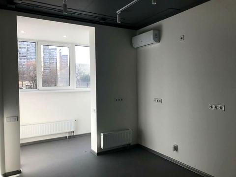 комерційна за адресою Василя Стуса вул., 7-Б