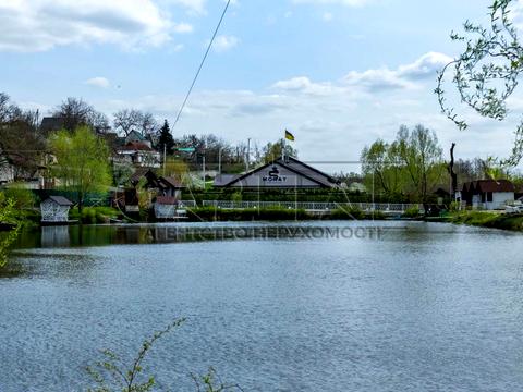 комерційна за адресою Шкільна вул., 24