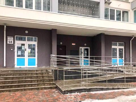 комерційна за адресою Каховська вул., 62