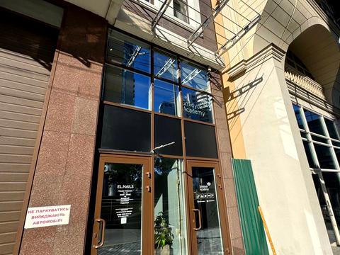 комерційна за адресою Звіринецька вул., 47