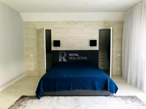 будинок за адресою жовтнева