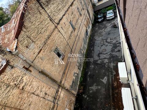 комерційна за адресою Івана Франка вул., 2б