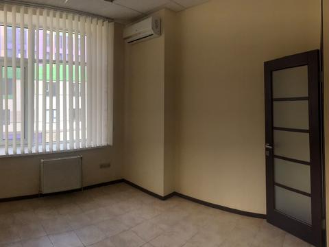 комерційна за адресою Валерія Лобановського просп. (Червонозоряний), 6-В