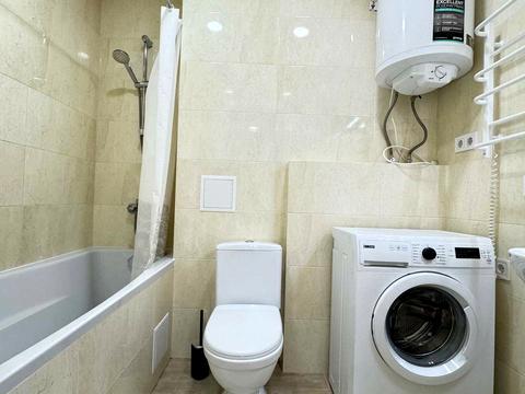 квартира за адресою Академіка Глушкова просп., 42