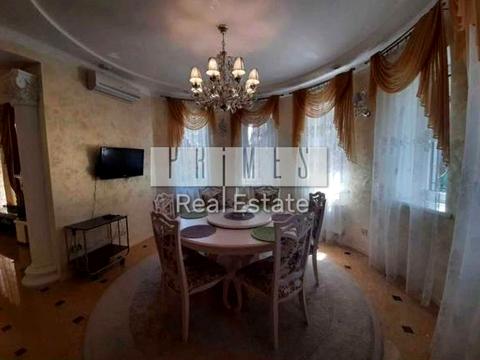 будинок за адресою Набережна вул.