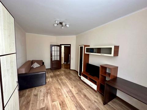 квартира за адресою Сім'ї Кульженків вул. (Петра Дегтяренка), 33