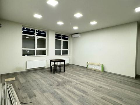 комерційна за адресою Київська вул., 1/5