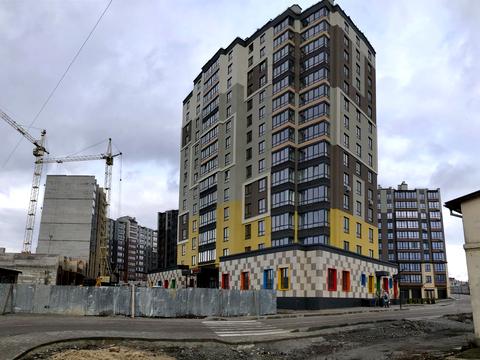 комерційна за адресою Домбровського вул., 3д