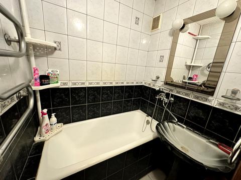 квартира по адресу Строителей ул., 27-А