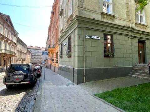 комерційна за адресою Михайла Вербицького вул., 1