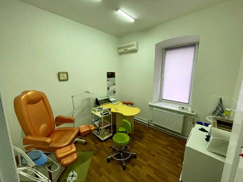 комерційна за адресою Левка Лук'яненка вул. (Василя Жуковського), 1