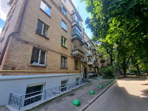 комерційна за адресою Князів Острозьких вул. (Московська), 41/8