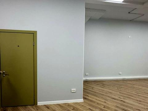 комерційна за адресою віце-адмірала жукова, 17/19