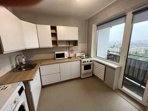 квартира за адресою Ореста Левицького вул. (Академіка Курчатова), 21