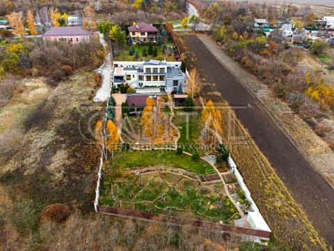 дом по адресу Миру ул. (Жовтнева)