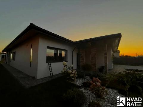 будинок за адресою Польова