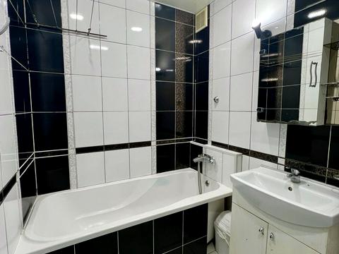 квартира за адресою Будівельників бульв., 4