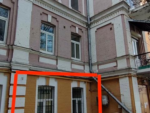 комерційна за адресою Лютеранська вул., 12