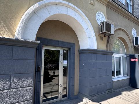 комерційна за адресою Дарвіна вул., 8
