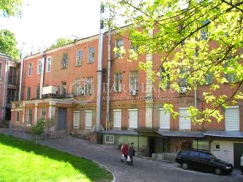 комерційна за адресою Гоголівська вул., 39