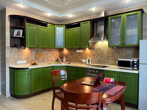 квартира за адресою Дніпровська набережна вул., 19