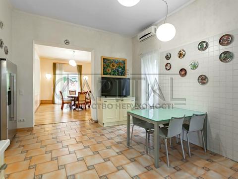 дом по адресу Столичне Шосе