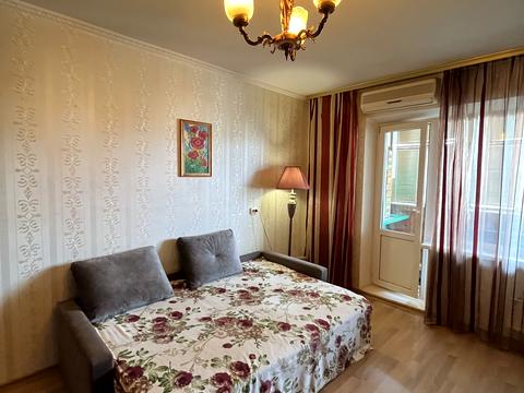 квартира за адресою Анни Ахматової вул., 4