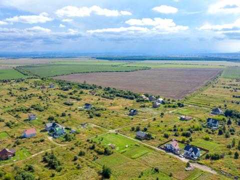 ділянка за адресою Іваниківська