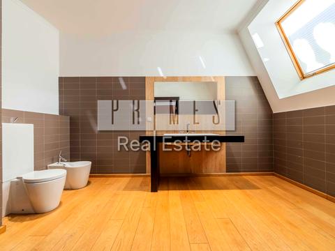 коммерческая по адресу Богдана Хмельницкого ул., 3