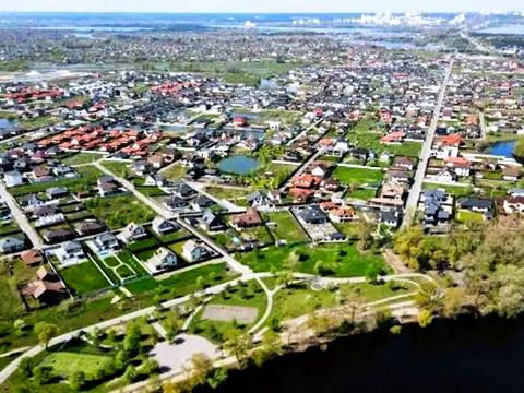 ділянка за адресою Центральна вул., 777