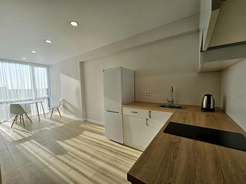 квартира за адресою Академіка Булаховського вул., 2