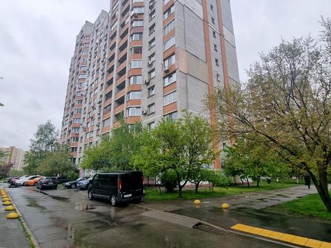 комерційна за адресою Урлівська вул., 12