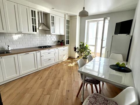 квартира за адресою Михайла Лушпи просп., 5