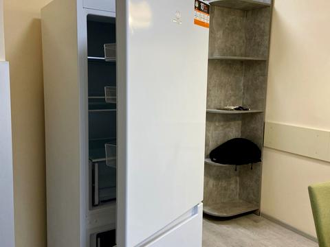 квартира по адресу Николая Ушакова ул., 16