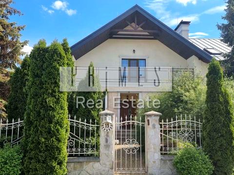 будинок за адресою Кар'єрна вул.