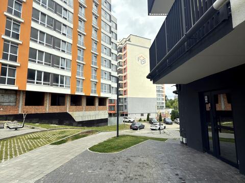 комерційна за адресою Малоголосківська вул., 12г