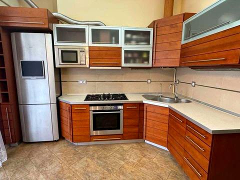 квартира за адресою Євгена Коновальця вул. (), 25
