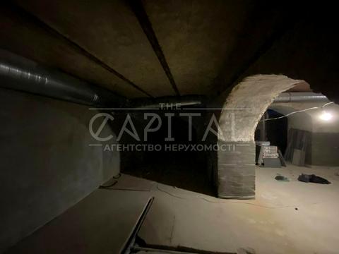комерційна за адресою Кирилівська вул. (Фрунзе), 37