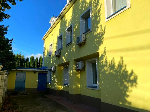 комерційна за адресою Черняховського вул., 16