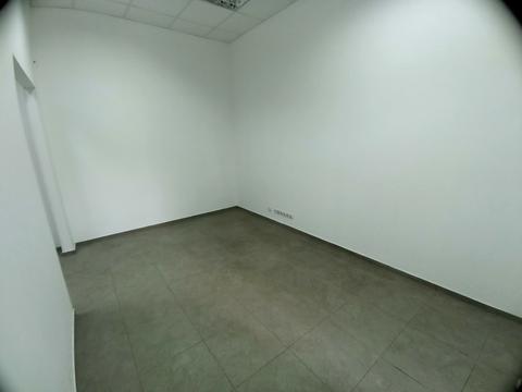 комерційна за адресою Генерала Миколи Юнаківа вул., 9