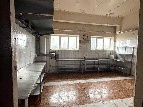 комерційна за адресою Вокзальна пл., 3