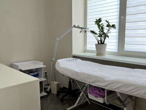 коммерческая по адресу Грушевського, 40