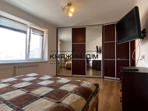 квартира за адресою Лариси Руденко вул., 21