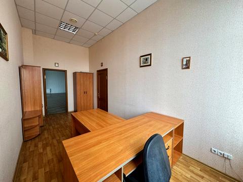 комерційна за адресою Івана Авраменка вул. (Корнійчука), 4