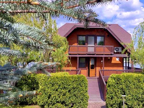 будинок за адресою Центральна, 16