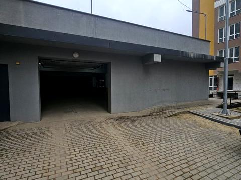 паркомісце за адресою Романа Шухевича вул. (Дубинська), 3